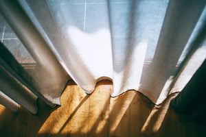 Les critères à considérer pour choisir des rideaux anti-UV pour protéger votre intérieur