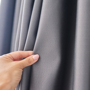 Les bienfaits des rideaux occultants pour une meilleure nuit de sommeil