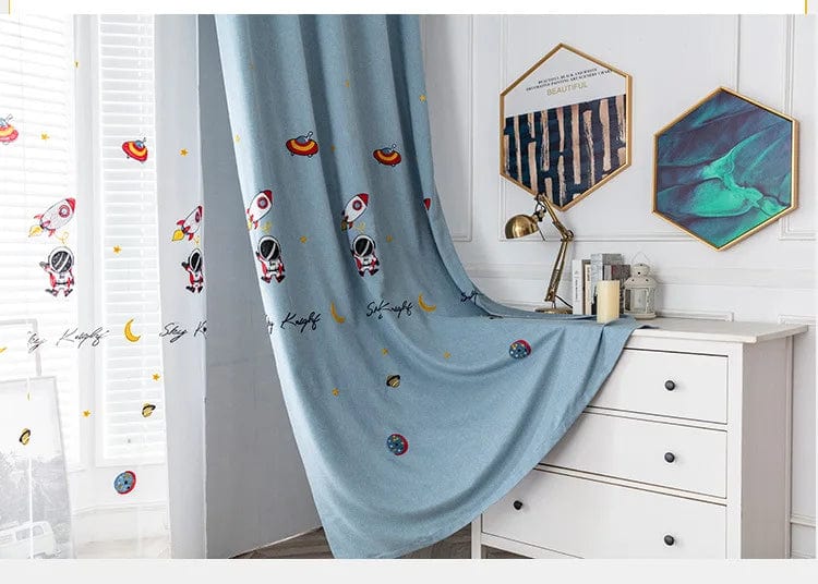 Rideau enfant bleu avec aventure spatiale L'atelier Rideau