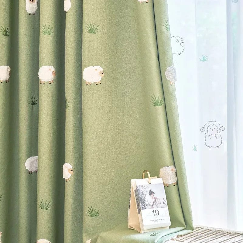 Rideau enfant occultant à motifs moutons coloré Vert / 100cm x 200cm / Passe-tringle L'atelier Rideau