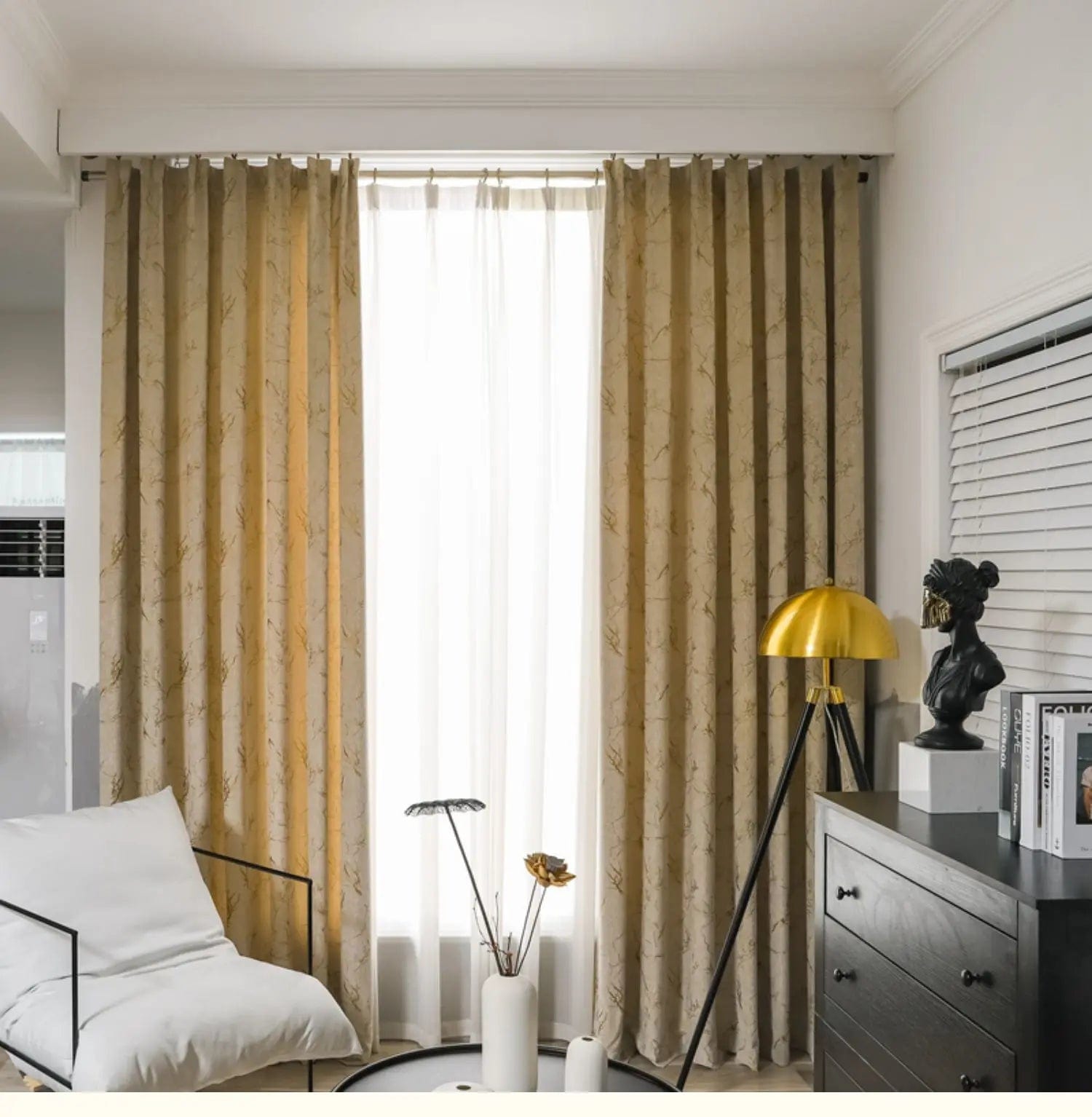 Rideau salon doré velours vintage et occultant L'atelier Rideau